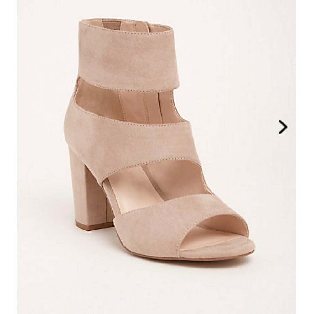 Peep toe boots